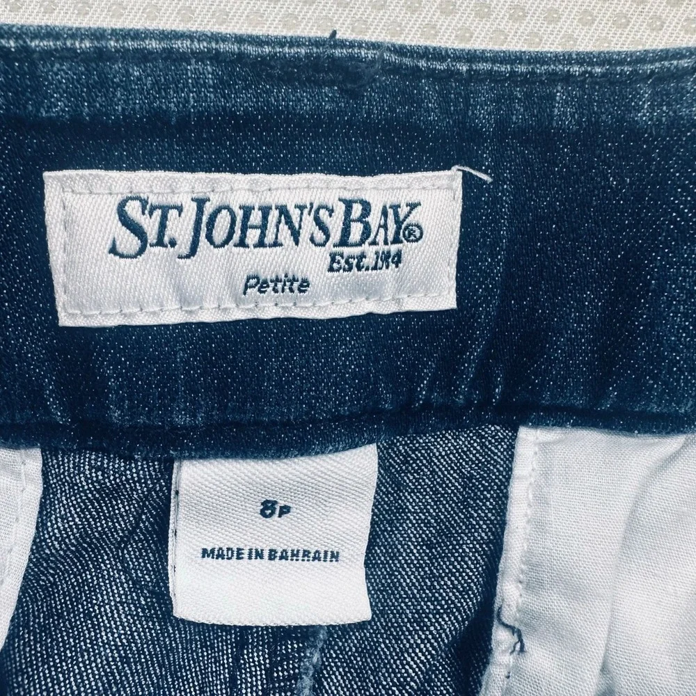 St. Johns Bay Petite Womens 8P Denim Capri Pants Blue Comfortable Classic Fit